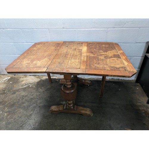 96 - a vintage pine drop leaf table