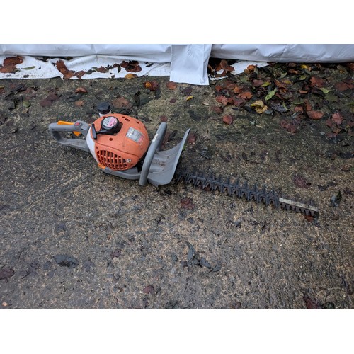 40 - Leskde Eu-Ii Petrol Hedge Trimmer