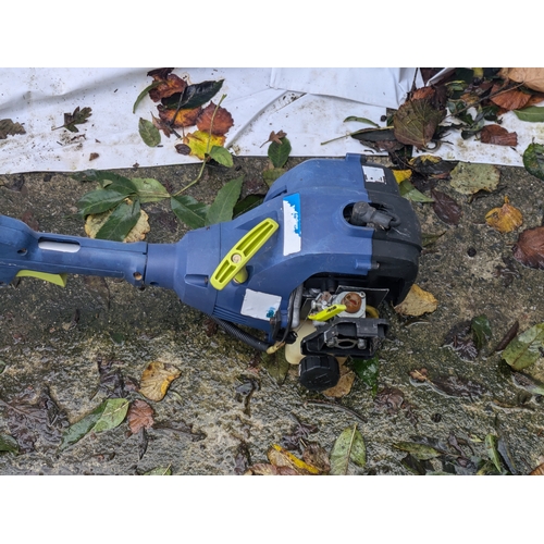 60 - A Challenge Xtreme SGT26N 26cc Petrol Brass Trimmer