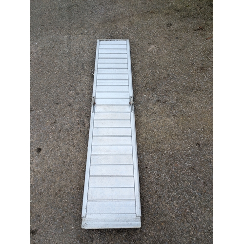 84 - A Folding Aluminium Ramp