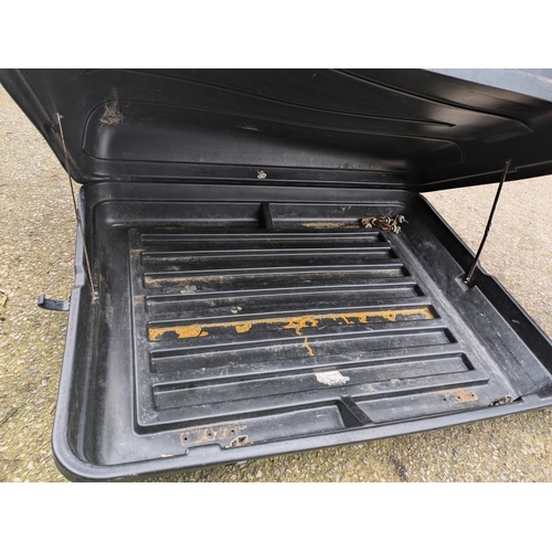 85 - An Auto Plas International Ltd Roof Box With Key