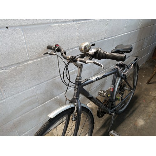 92 - A Trek Navigator T30 Push Bike