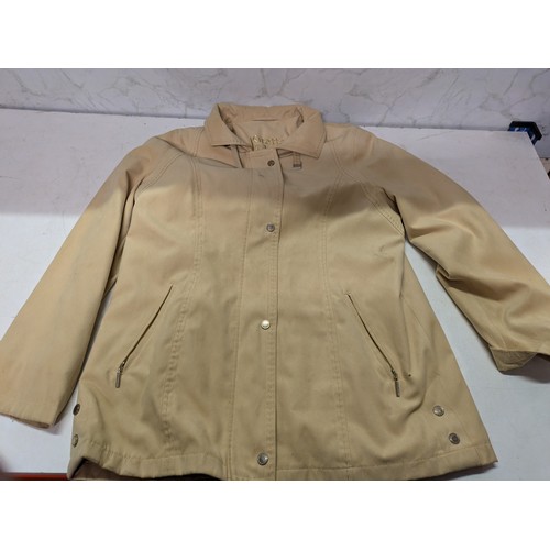 561 - A Kiretta Deluxe Cream Jacket