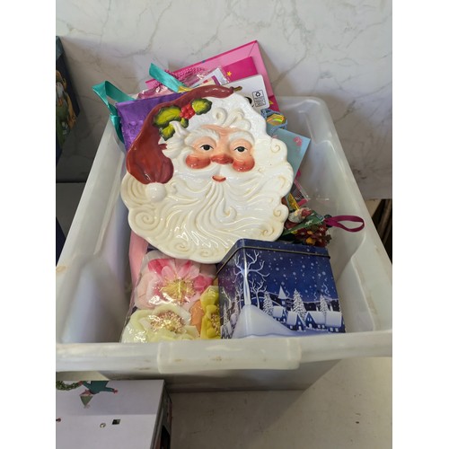 565 - A Large Selection Of Christmas Goods Including Cards, Decorations, Gift Wrap, Etc