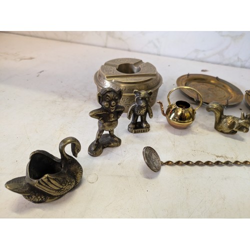 490 - a selection of brass trinkets