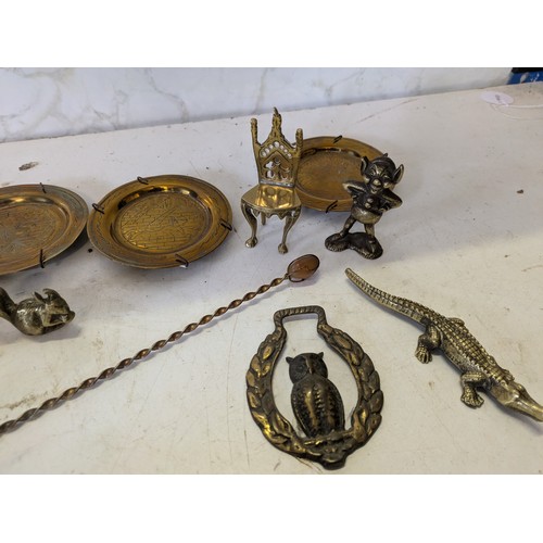 490 - a selection of brass trinkets