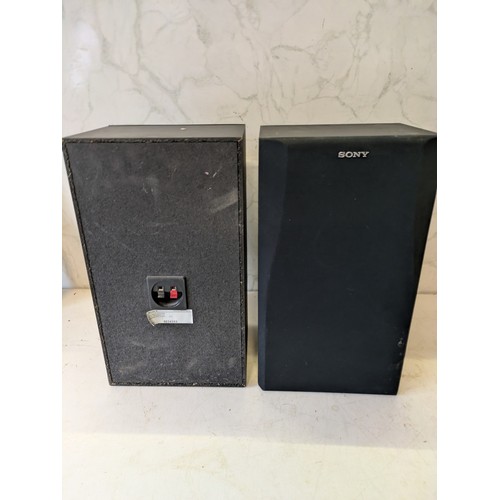 270 - Sony model ss-e300v 60 watt 8 ohm bookshelf speakers