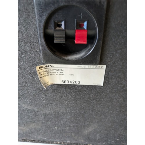 270 - Sony model ss-e300v 60 watt 8 ohm bookshelf speakers