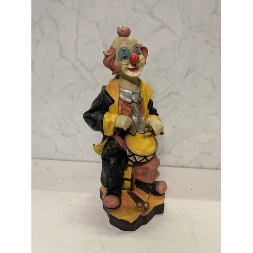 497 - a resin clown sculpture