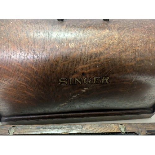 191 - singer 99k sewing machine in case