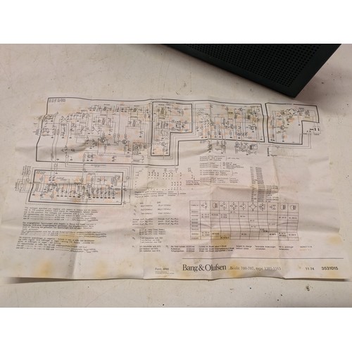 237 - bang and olufsen tr707 portable radio