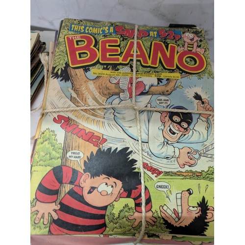 425 - a large selection of Beano magazines/comics