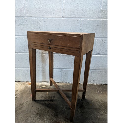 172 - A Vintage Oak 1 Drawer Side Table with pull-out extension - approx 54x45x76cm