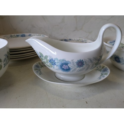 439 - a Wedgewood bone china clementine set