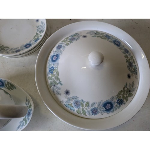 439 - a Wedgewood bone china clementine set