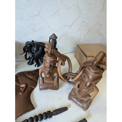 440 - a selection of African wood trinkets including ebony etc