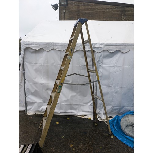 52 - Cuprum step ladder