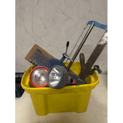 624 - a selection of garage tools and equipment