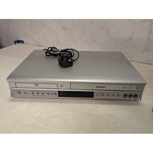 243 - Toshiba model sd-14vb VCR player in box