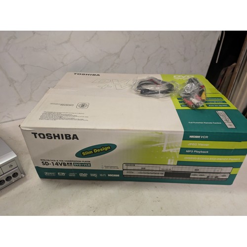 243 - Toshiba model sd-14vb VCR player in box