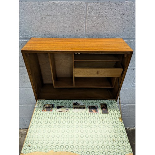 130 - a retro mid-century shelving unit - approx 60x20x116cm