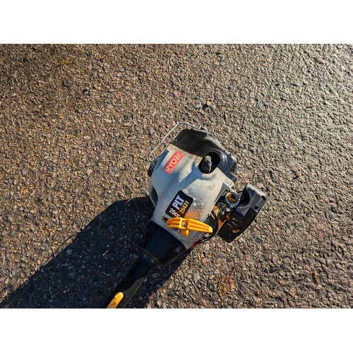 33 - RYOBI PLT 2543Y 25cc petrol strimmer