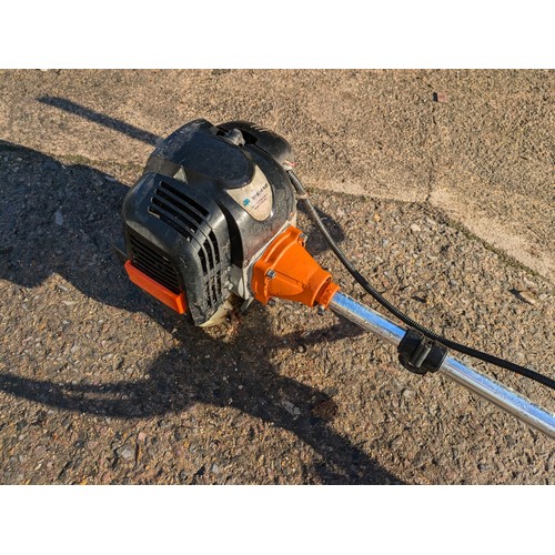 37 - Timber pro 4 in 1 petrol brush cutter