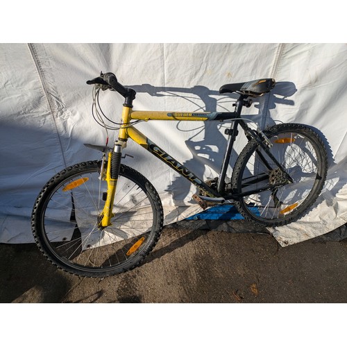 43 - Giant boulder Alushock men's mountain bike