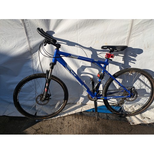 44 - GT aggressor men's mountain bike