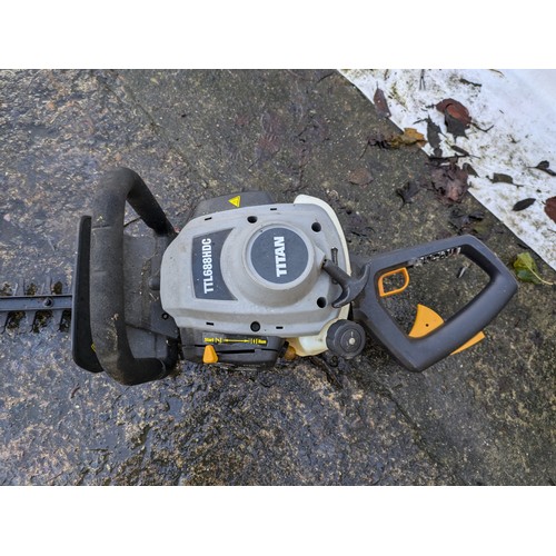 9 - titan ttl6880hdc petrol hedge trimmer