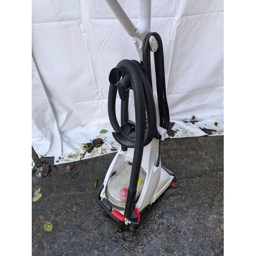 355 - Bissell clean view power brush stand up carpet cleaner