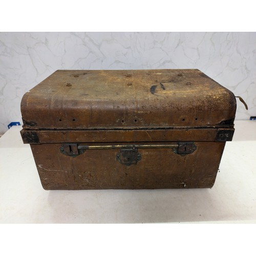 530 - A Vintage metal storage box