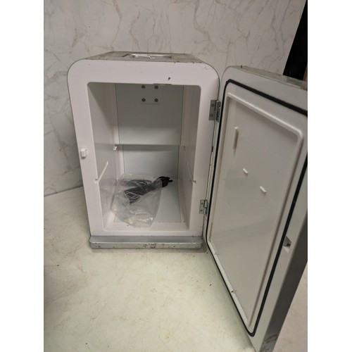 199 - a pair of 12v fridges