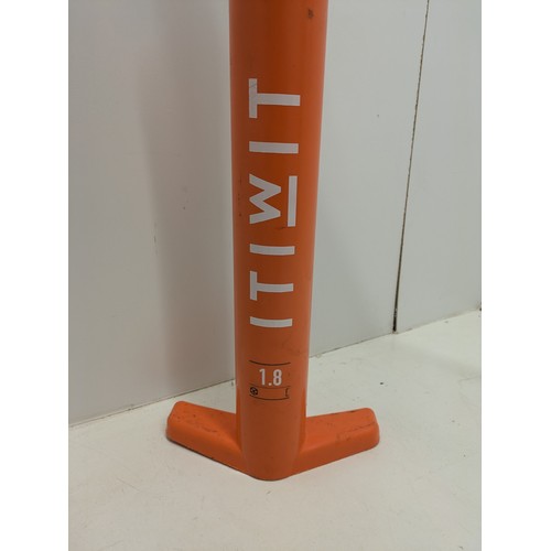 56 - An Itiwit 1.8 Paddle Board Pump