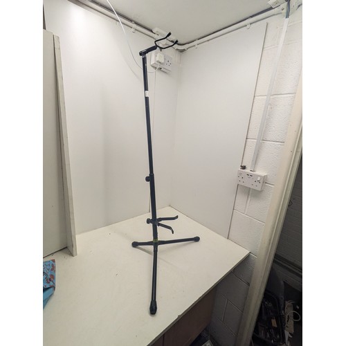 509 - A Metal Adjustable Guitar Stand