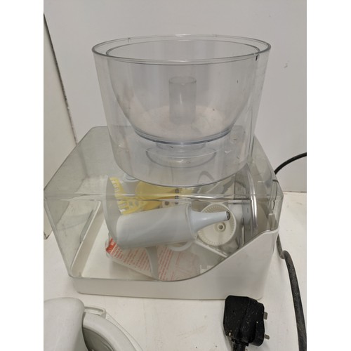 274 - A Magimix Cuisine Systéme 4100 Blender With Attachments