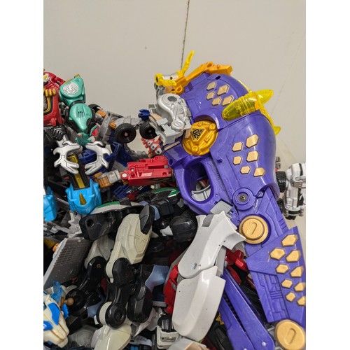 562 - A Large Selection Of Transformers Toys