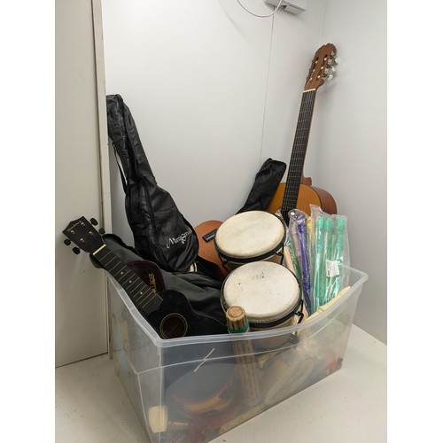 553 - A Large Selection Of Musical Instruments