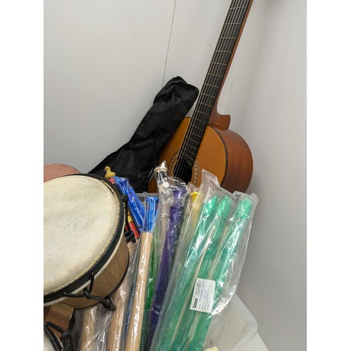 553 - A Large Selection Of Musical Instruments