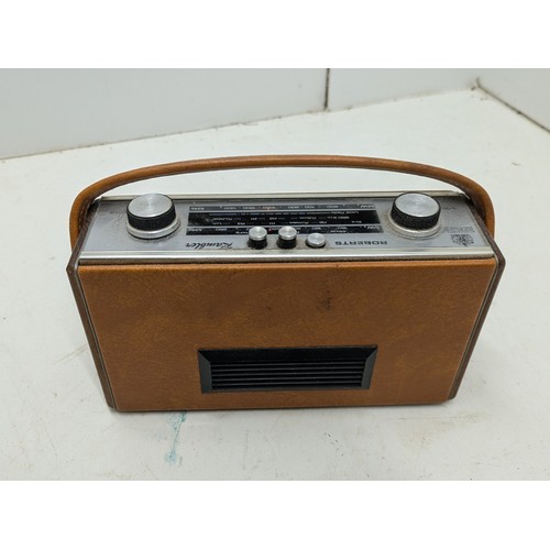 220 - Vintage Roberts Rambler Portable Radio