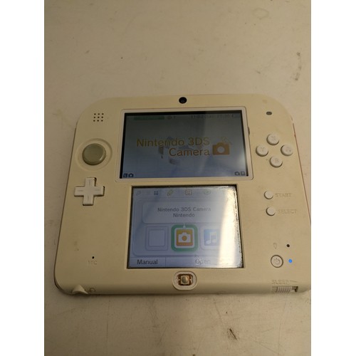 324 - Nintendo 2ds red and white