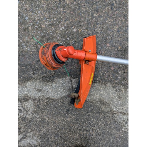 37 - Parker Pgbc-5200 Petrol Strimmer