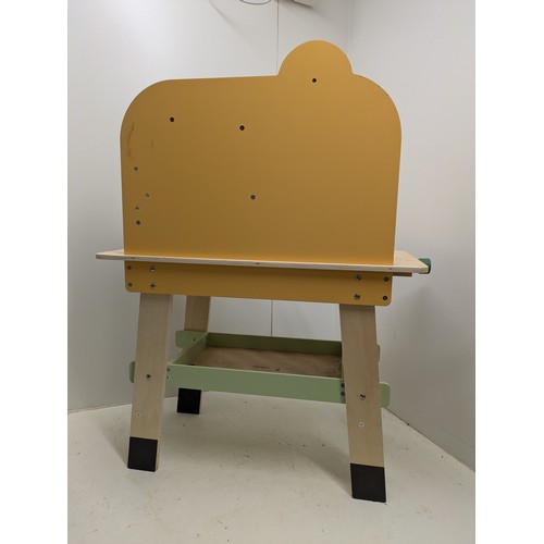 437 - Children's Toy Work Bench