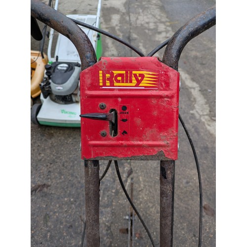 32 - A Rally Heavy Duty Petrol Tiller