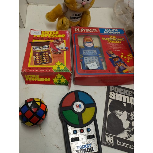 571 - A Selection Of Vintage Games