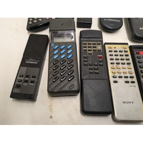 289 - A Selection Of Vintage Hifi Remotes