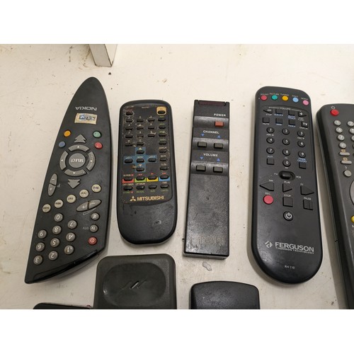 289 - A Selection Of Vintage Hifi Remotes