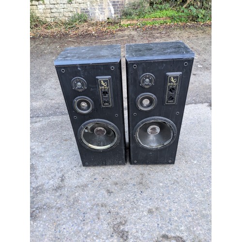 589 - A pair of Infinity SM125 loudspeakers for repair