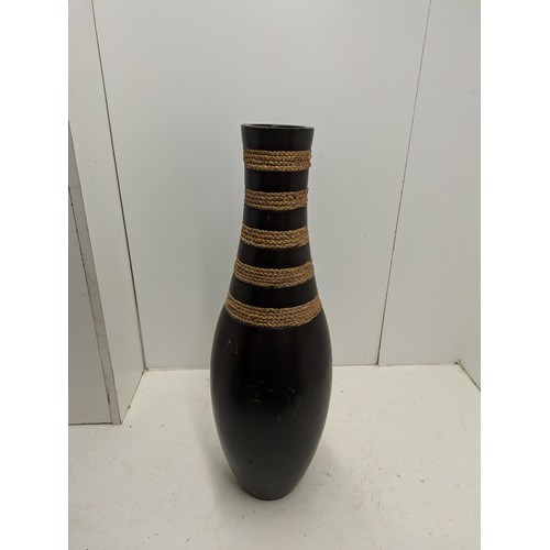 591 - Hard wood vase