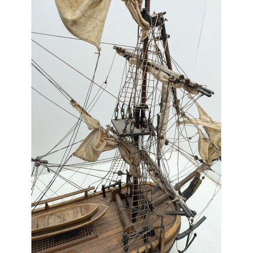 405 - A Model Ship of SS Bounty - Made By the Chartered Institute of Bankers 1990